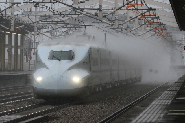 世界に誇れる日本の新幹線のすごさとよわさ③ ~夢の時速320㎞運転への軌跡~
