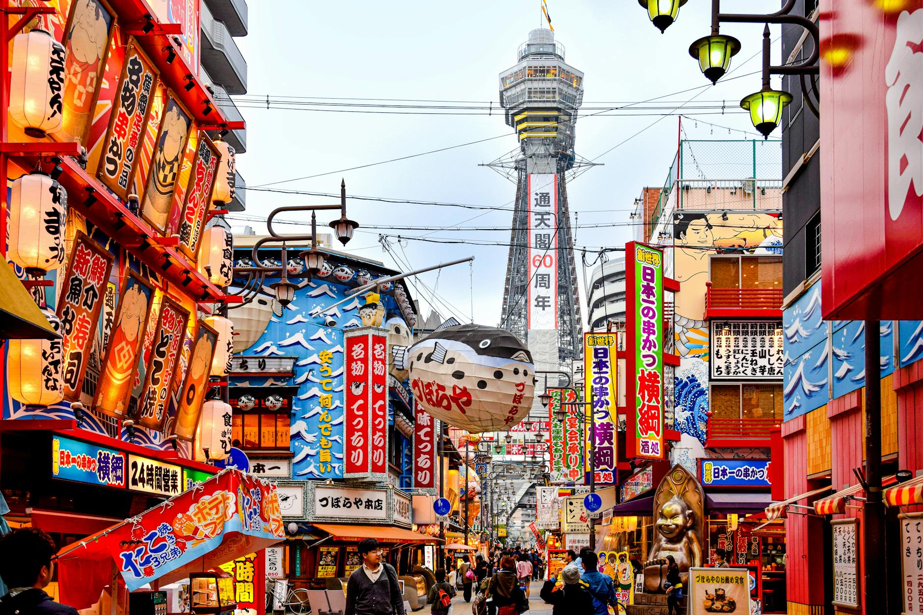 お好み焼き vs もんじゃ焼き：関西と東京の味比べ！